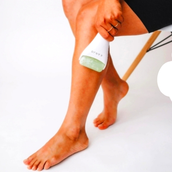 Kanjo Soothing Ice Roller Helps de-puff skin Migraines Pain Relief! New in box! - Picture 7 of 13